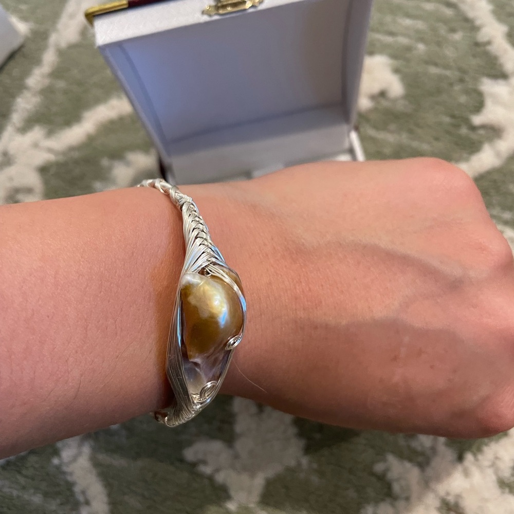 Elegant Silver and Gold Bracelet